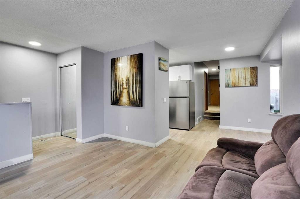 133 Martinglen Way Ne, Calgary, AB - Indoor
