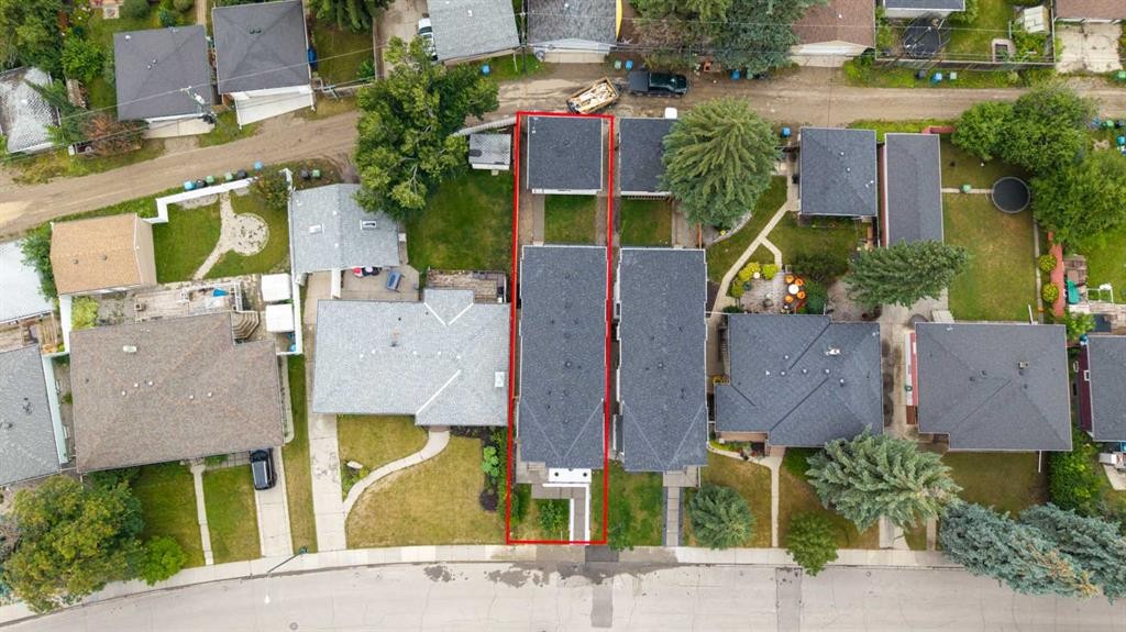 2221 Halifax Crescent Nw, Calgary, AB - Outdoor With View