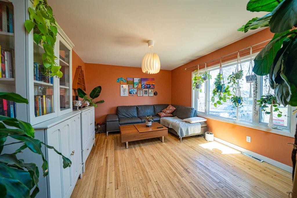 4627 29 Avenue Nw, Calgary, AB - Indoor