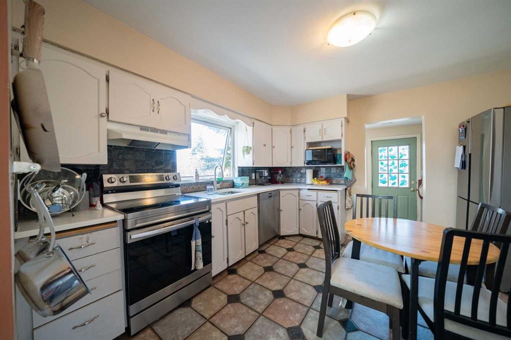 4627 29 Avenue Nw, Calgary, AB - Indoor
