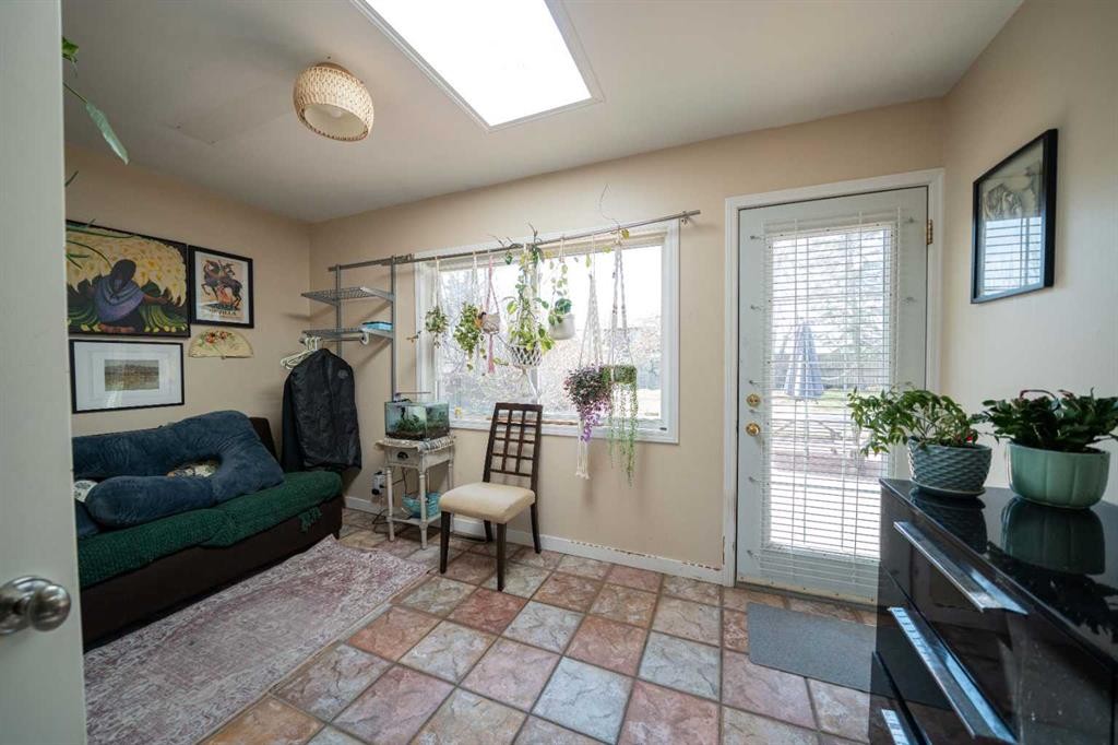 4627 29 Avenue Nw, Calgary, AB - Indoor