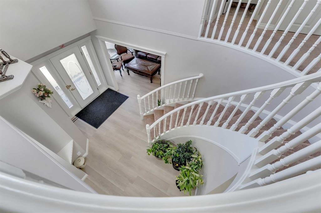 33 Edgevalley Way Nw, Calgary, AB