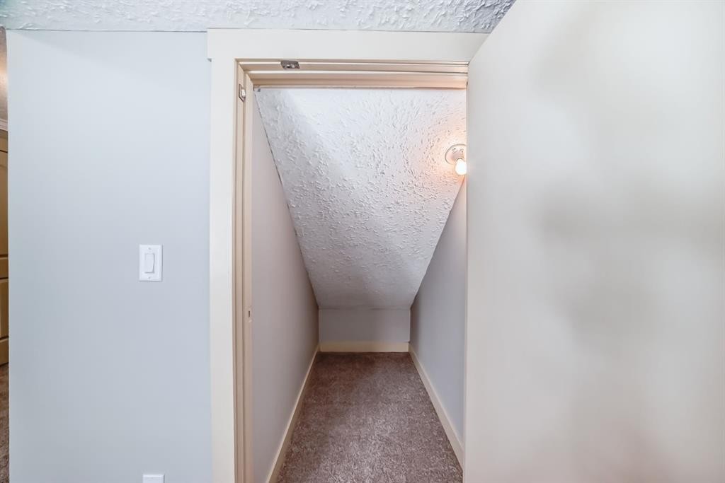 237 Rainbow Falls Drive, Chestermere, AB - Indoor Photo Showing Other Room