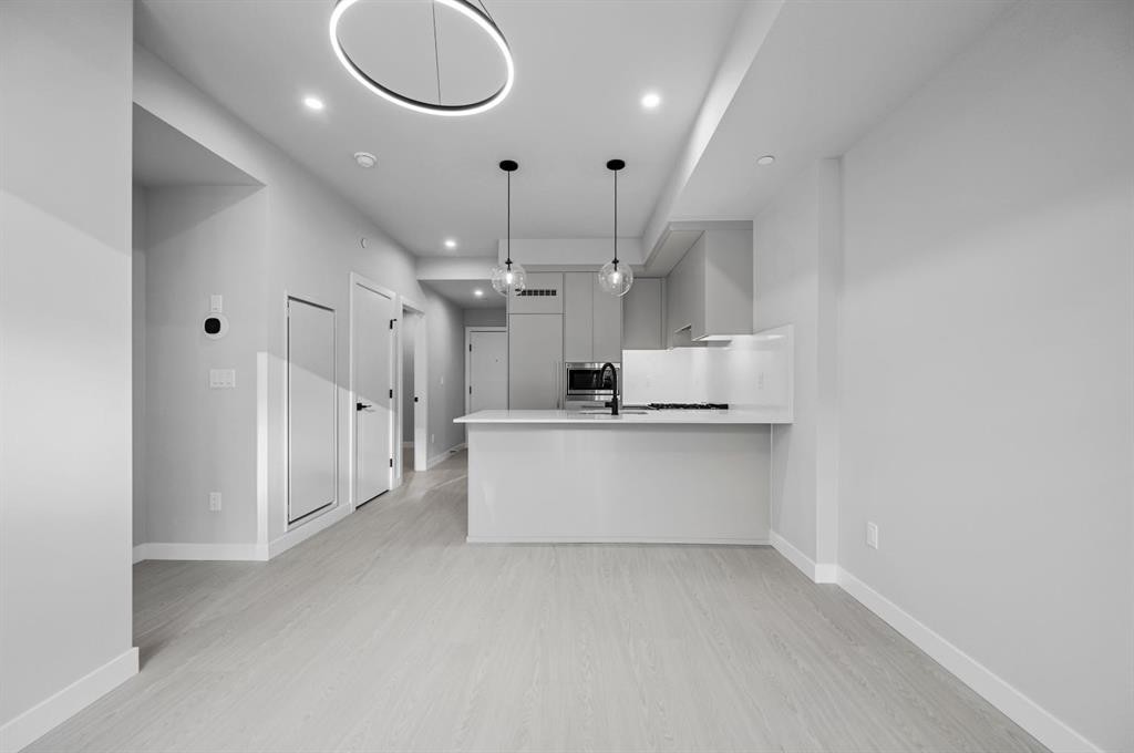307-8375 Broadcast Avenue Sw, Calgary, AB
