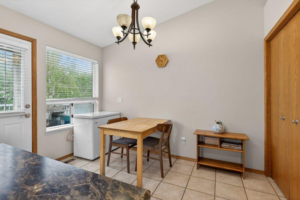 156 Rivercroft Close Se, Calgary, AB - Indoor Photo Showing Dining Room