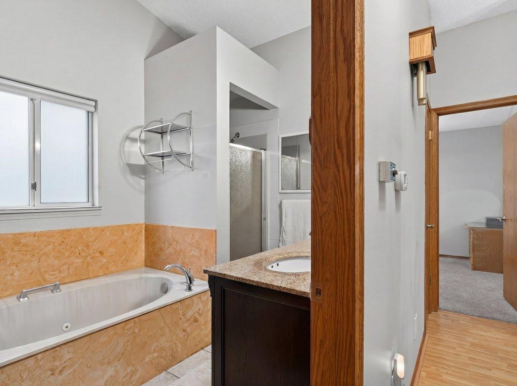 156 Rivercroft Close Se, Calgary, AB - Indoor Photo Showing Bathroom