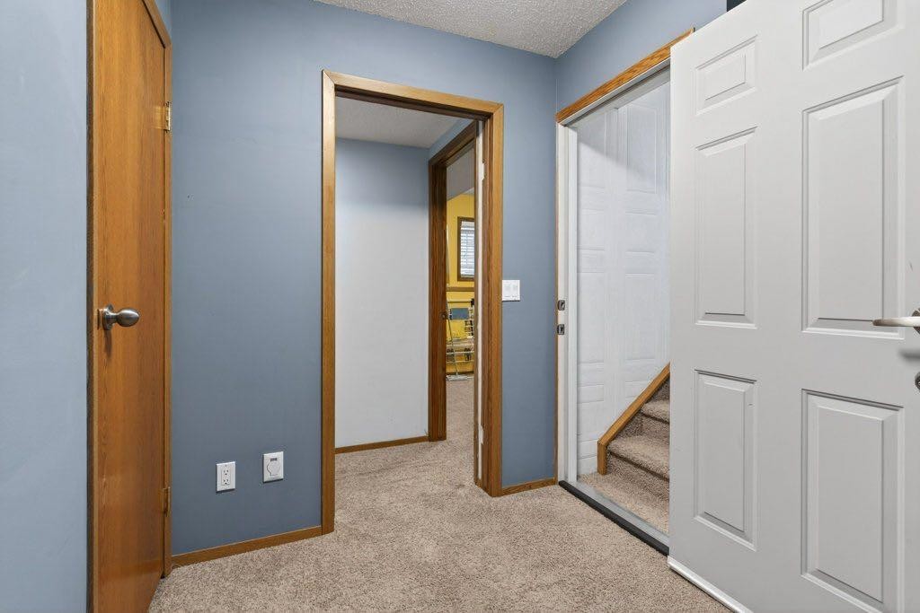 156 Rivercroft Close Se, Calgary, AB - Indoor Photo Showing Other Room