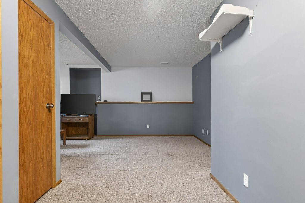 156 Rivercroft Close Se, Calgary, AB - Indoor Photo Showing Other Room