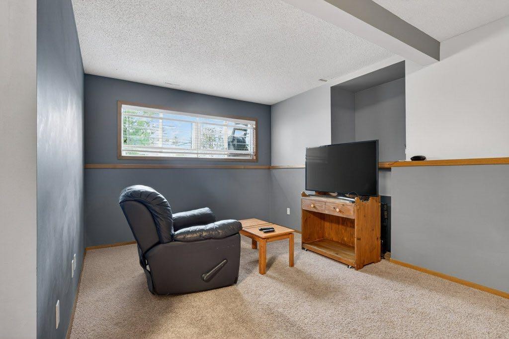 156 Rivercroft Close Se, Calgary, AB - Indoor