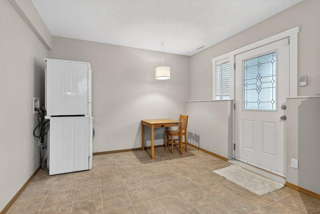 156 Rivercroft Close Se, Calgary, AB - Indoor Photo Showing Other Room