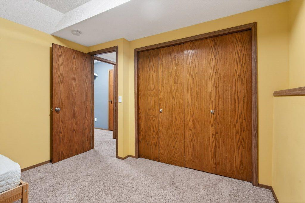 156 Rivercroft Close Se, Calgary, AB - Indoor