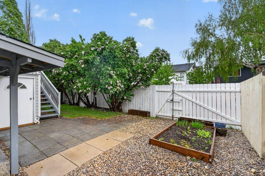 156 Rivercroft Close Se, Calgary, AB - Outdoor