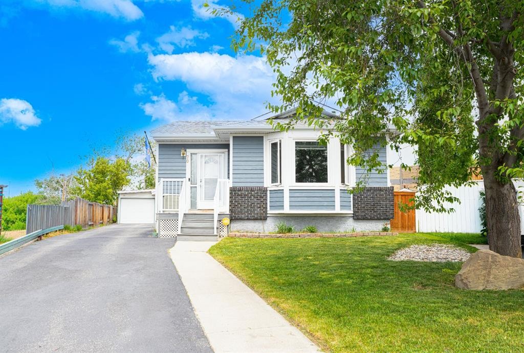 70 Elizabeth Way Se, Airdrie, AB