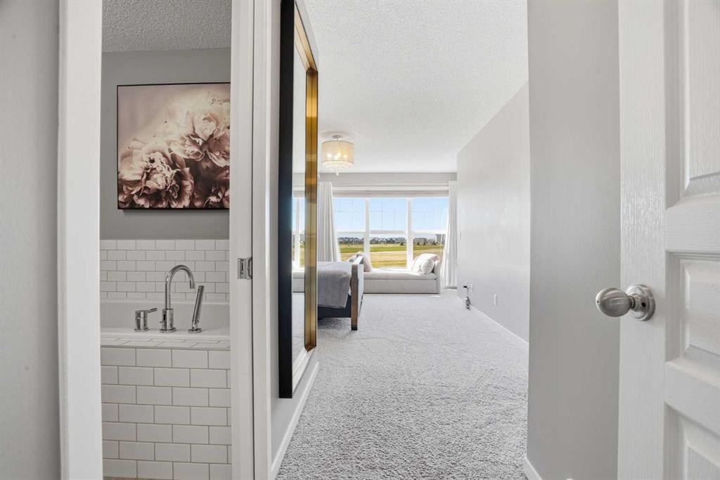 393 Masters Avenue Se, Calgary, AB - Indoor