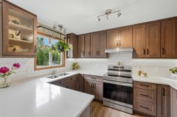 10 Carolina Drive Cochrane, AB T4C 1C2
