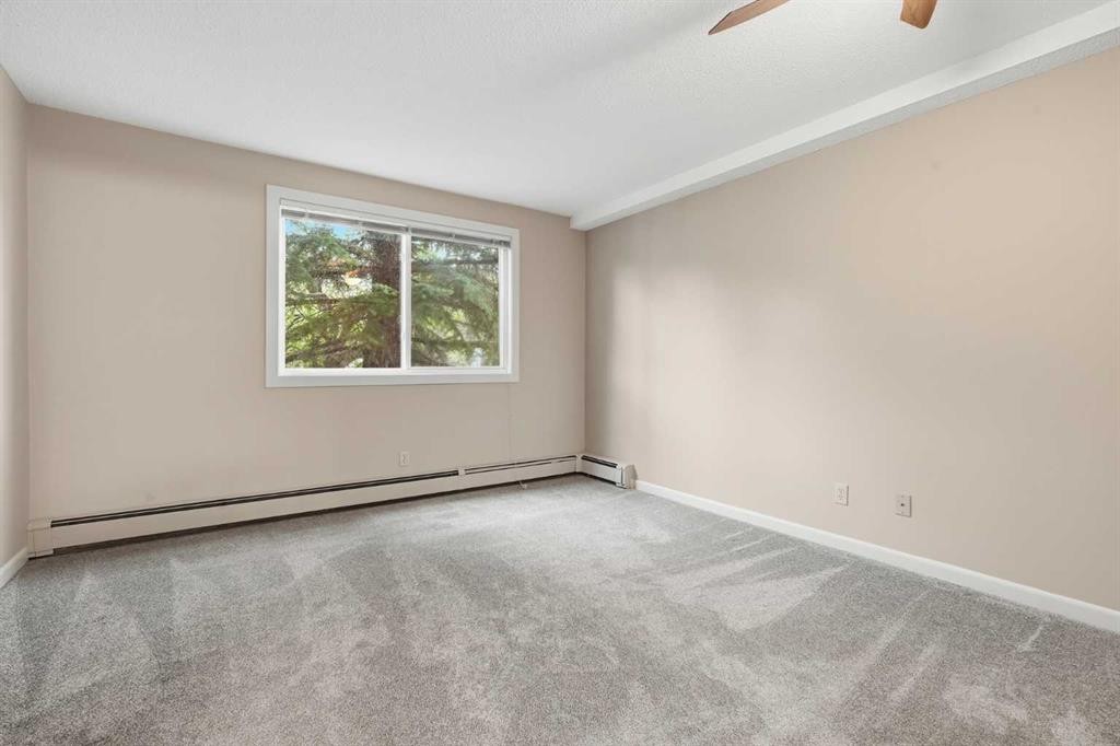 723-6400 Coach Hill Road Sw, Calgary, AB - Indoor Photo Showing Other Room
