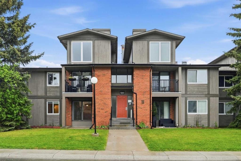 723-6400 Coach Hill Road Sw, Calgary, AB - Outdoor With Facade