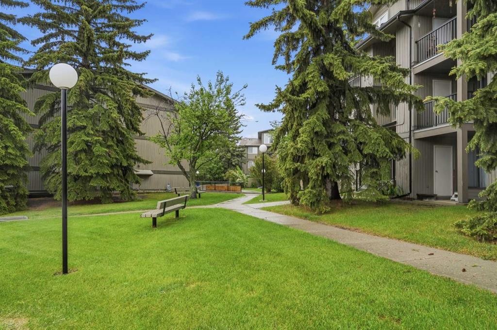 723-6400 Coach Hill Road Sw, Calgary, AB - Outdoor