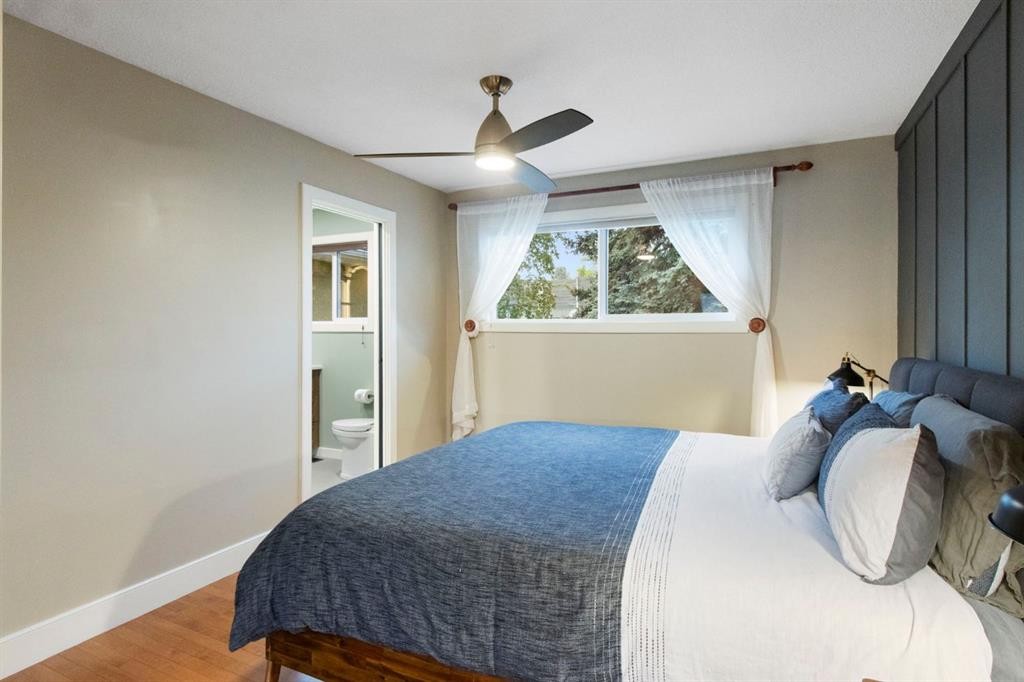 10504 Spadina Drive Sw, Calgary, AB - Indoor Photo Showing Bedroom