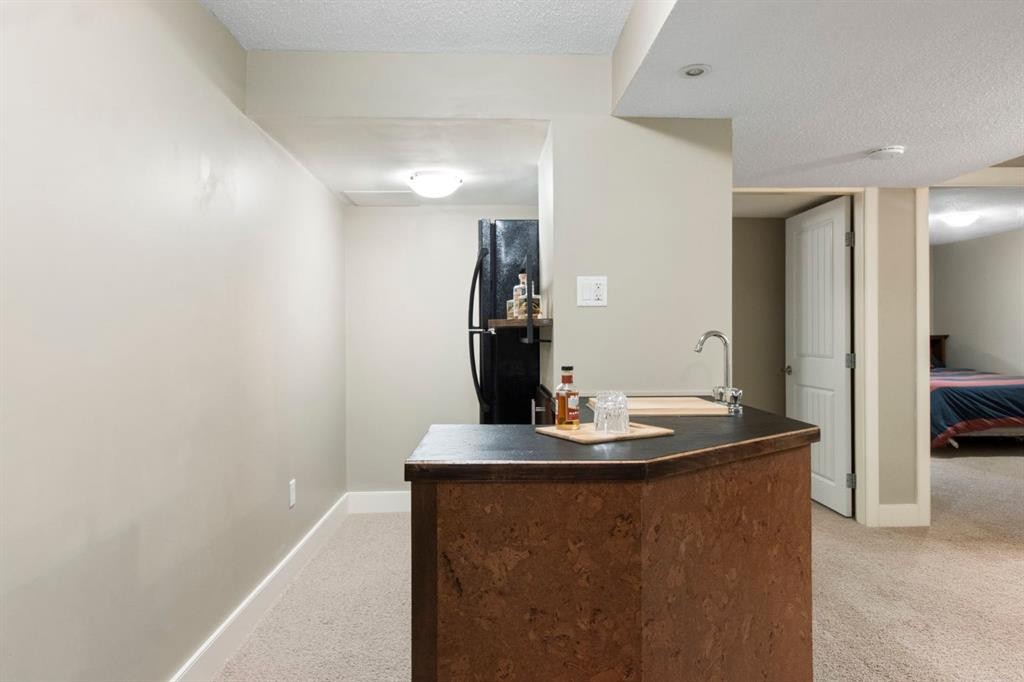 10504 Spadina Drive Sw, Calgary, AB - Indoor