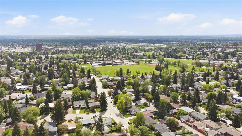 10504 Spadina Drive Sw, Calgary, AB - Outdoor With View