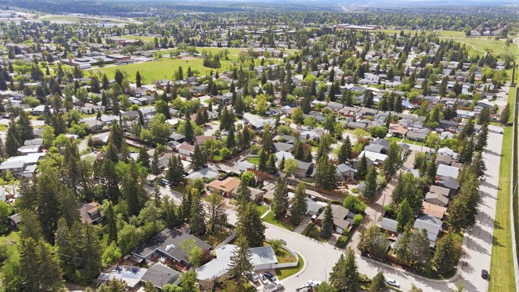 10504 Spadina Drive Sw, Calgary, AB - Outdoor With View