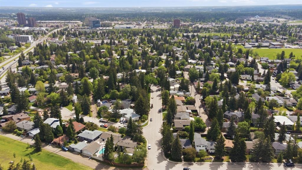 10504 Spadina Drive Sw, Calgary, AB - Outdoor With View
