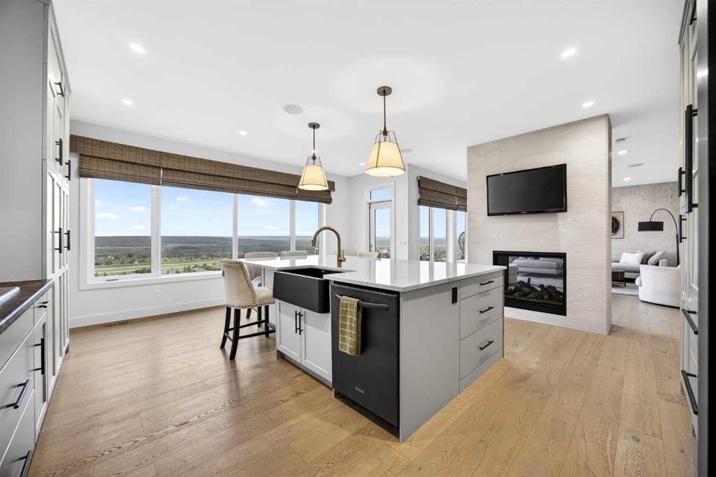 224 Springbluff Heights Sw, Calgary, AB