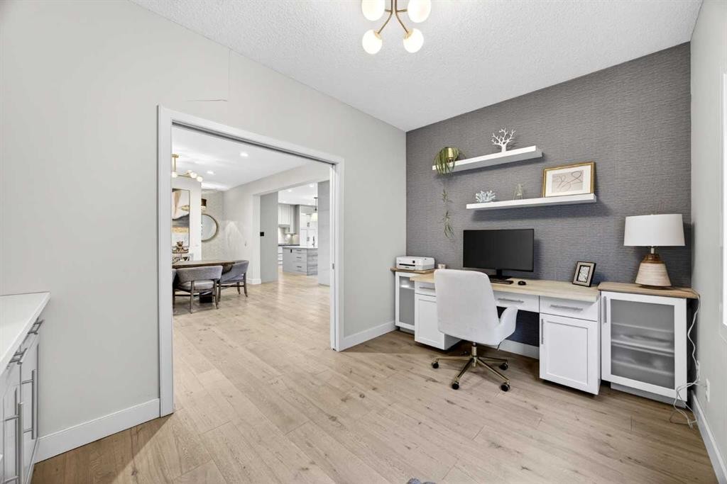 224 Springbluff Heights Sw, Calgary, AB
