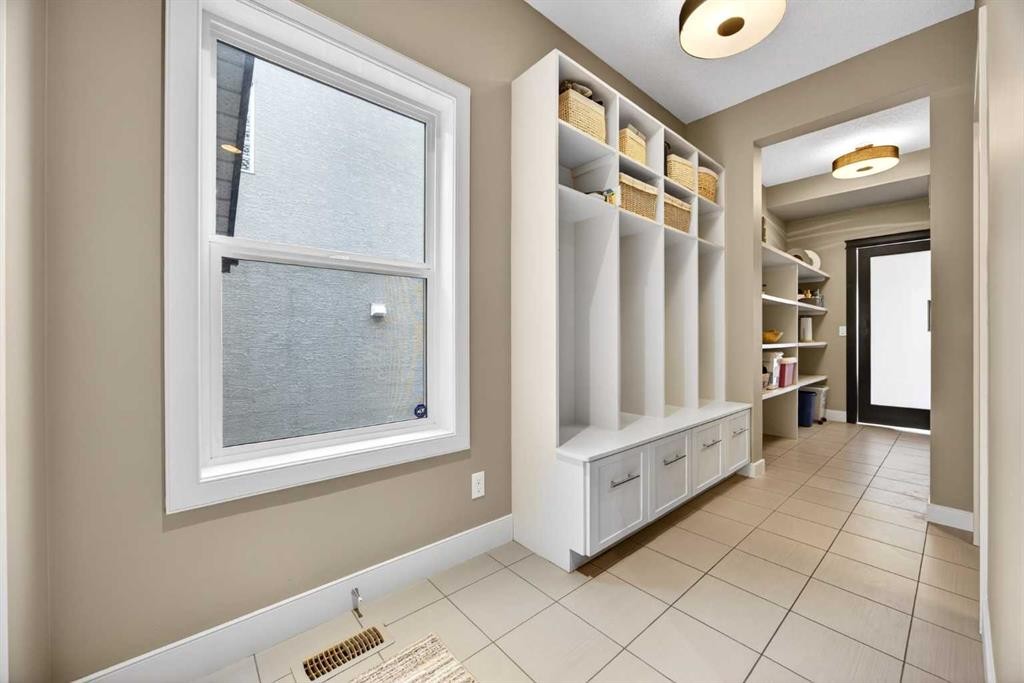 224 Springbluff Heights Sw, Calgary, AB