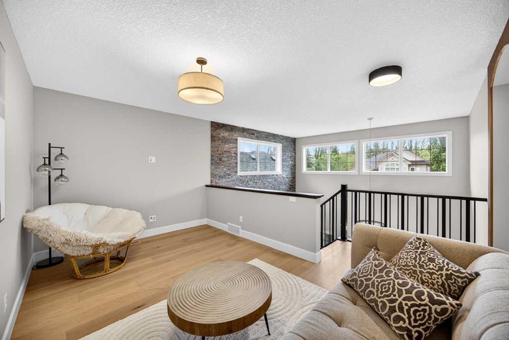 224 Springbluff Heights Sw, Calgary, AB