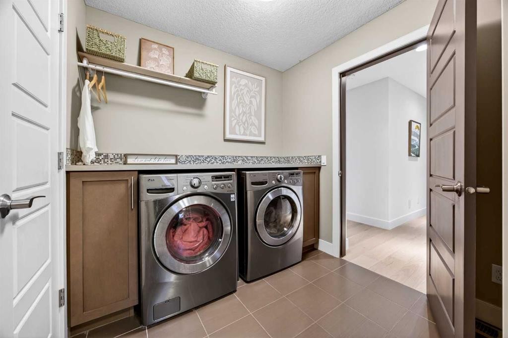 224 Springbluff Heights Sw, Calgary, AB