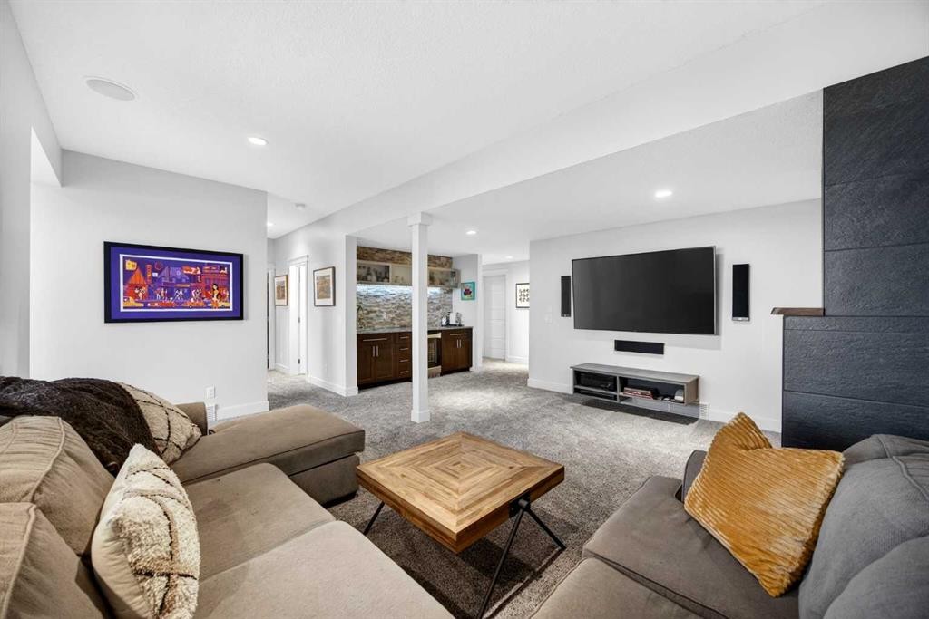 224 Springbluff Heights Sw, Calgary, AB
