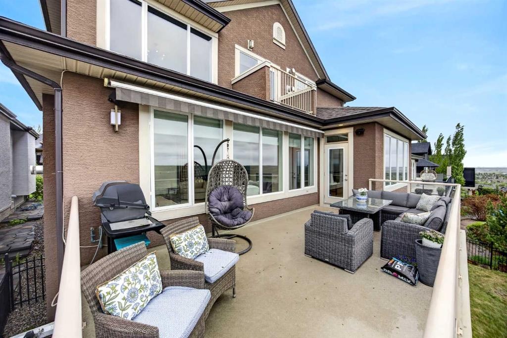 224 Springbluff Heights Sw, Calgary, AB