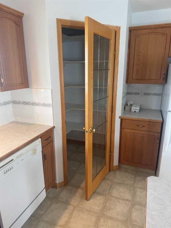 22 Julia Place, Didsbury, AB - Indoor Photo Showing Kitchen