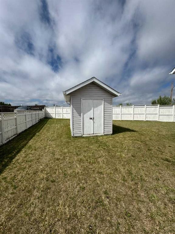 22 Julia Place, Didsbury, AB - Outdoor