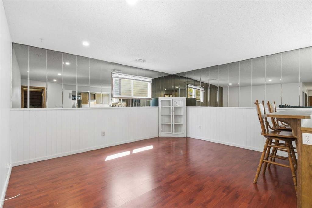 19 Templevale Way Ne, Calgary, AB - Indoor