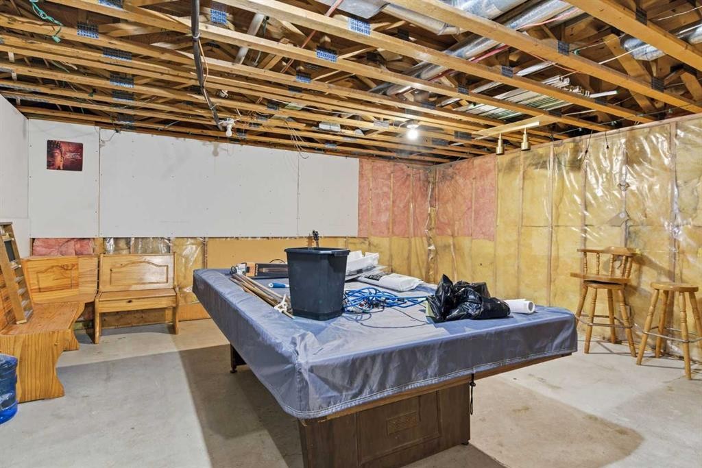 19 Templevale Way Ne, Calgary, AB - Indoor Photo Showing Basement