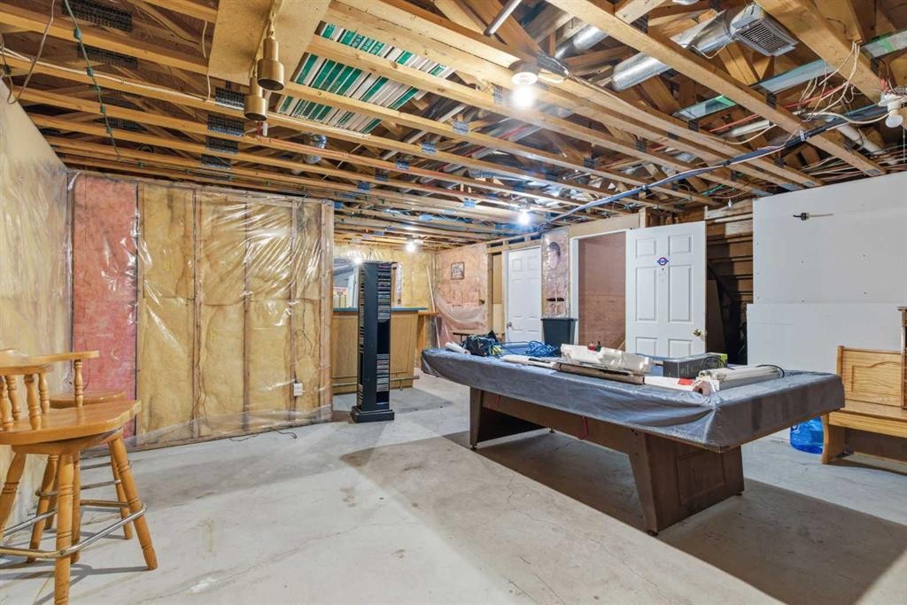 19 Templevale Way Ne, Calgary, AB - Indoor Photo Showing Basement