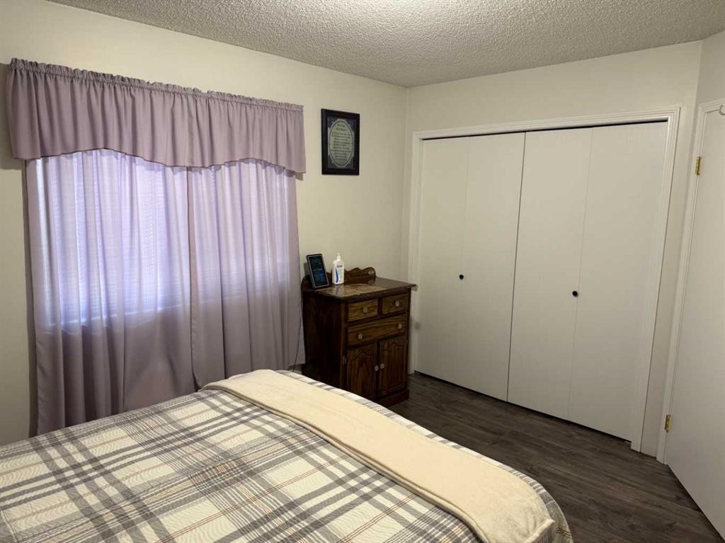 325 2 Avenue North, Champion, AB