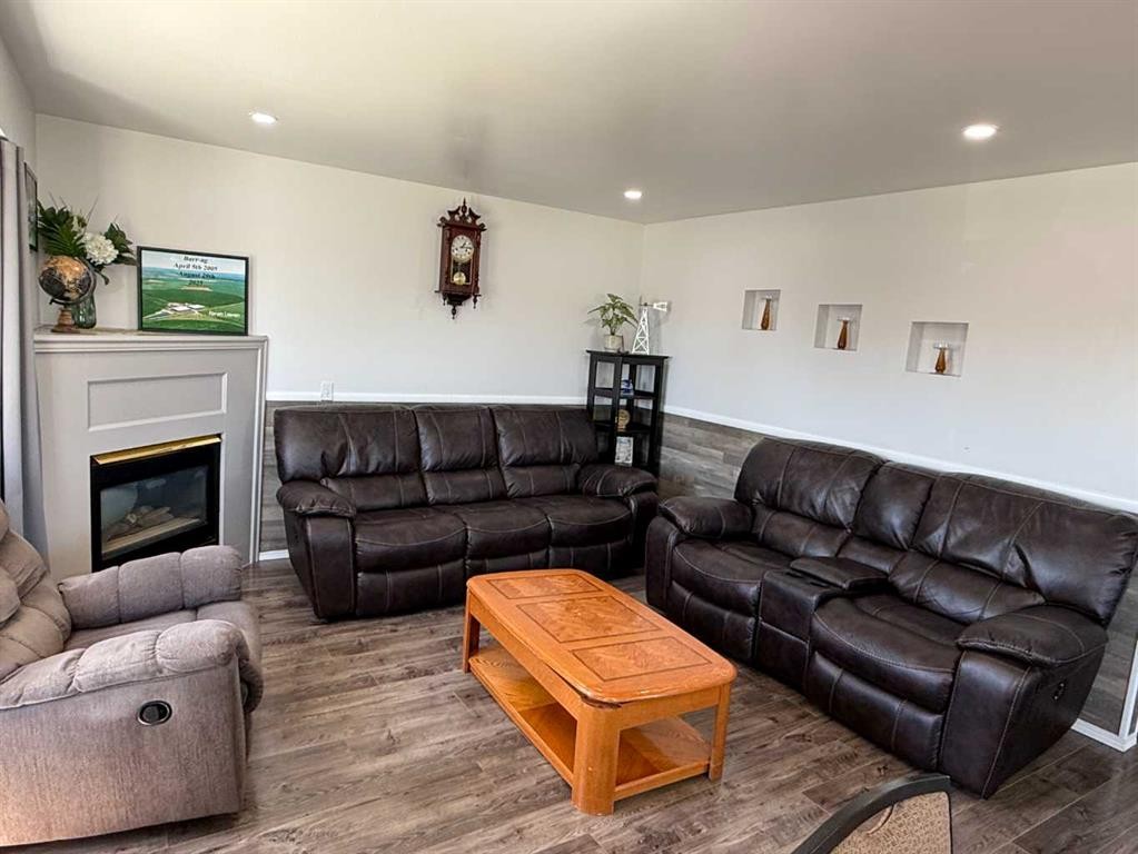 325 2 Avenue North, Champion, AB