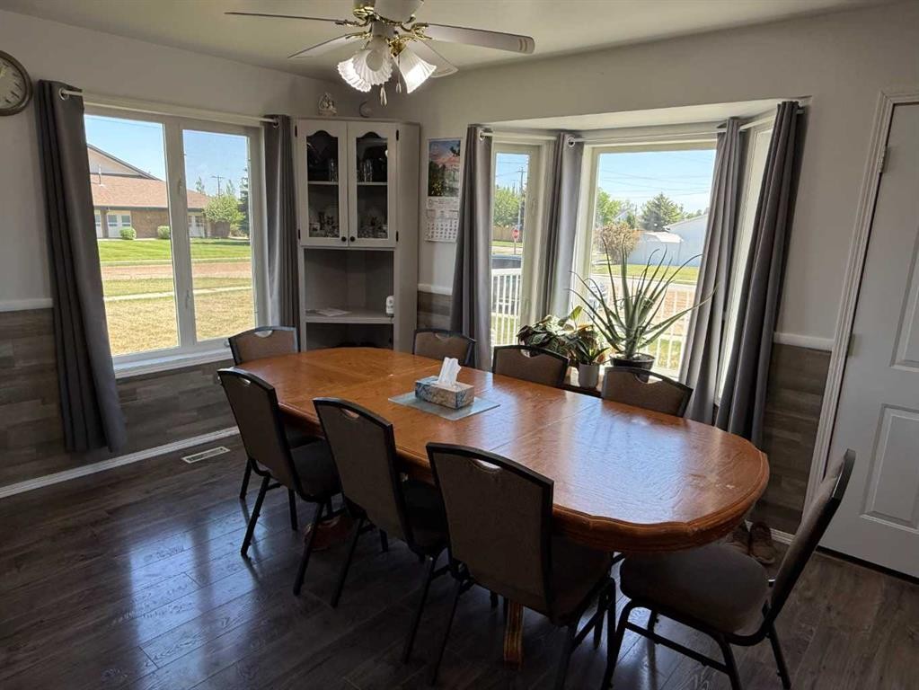 325 2 Avenue North, Champion, AB
