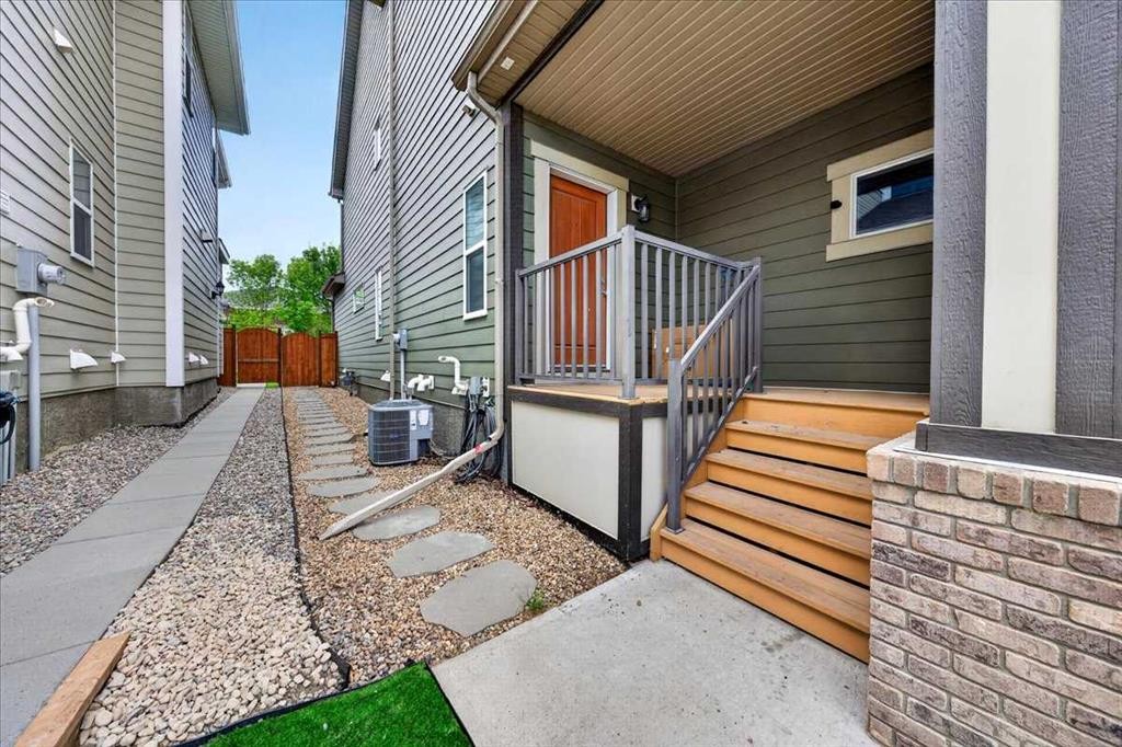 36 Mahogany Row Se, Calgary, AB