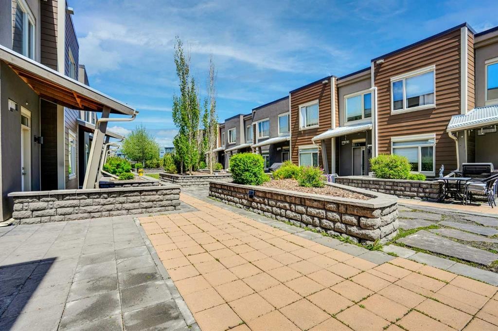 201-10 Westpark Link Sw, Calgary, AB