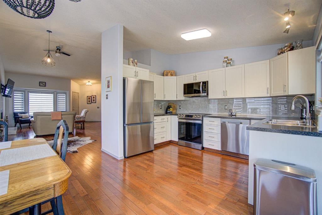 11B Westlynn Drive, Claresholm, AB
