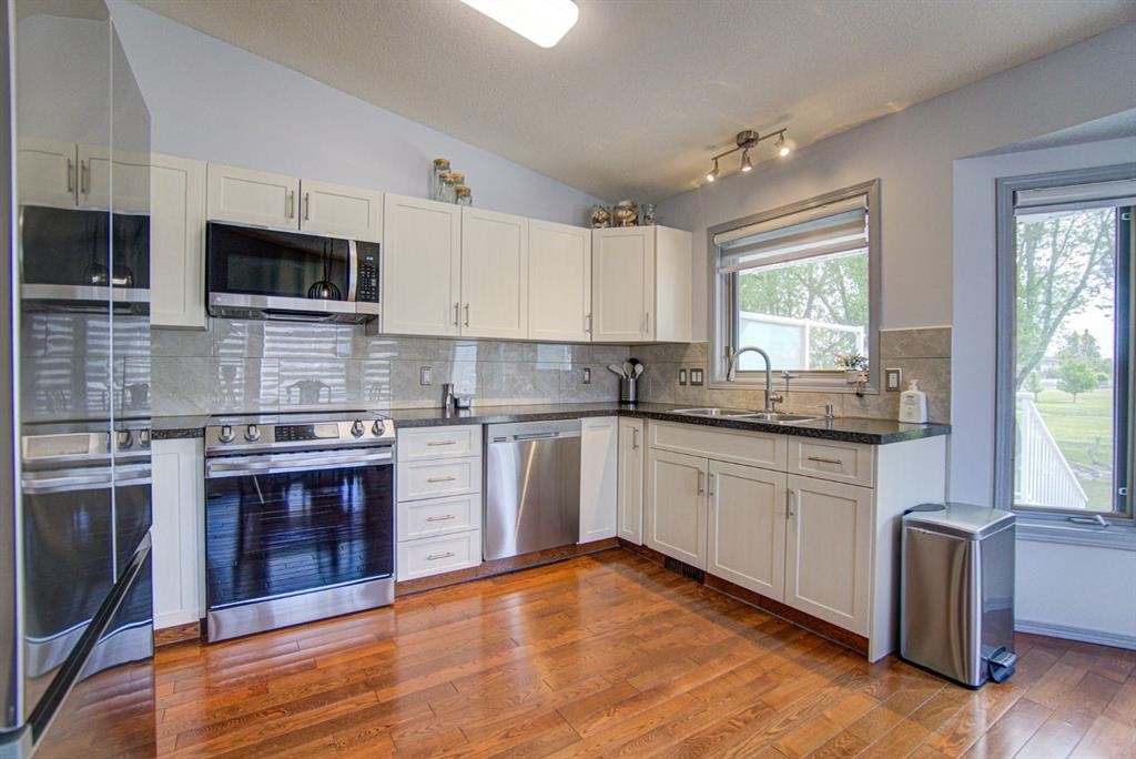 11B Westlynn Drive, Claresholm, AB