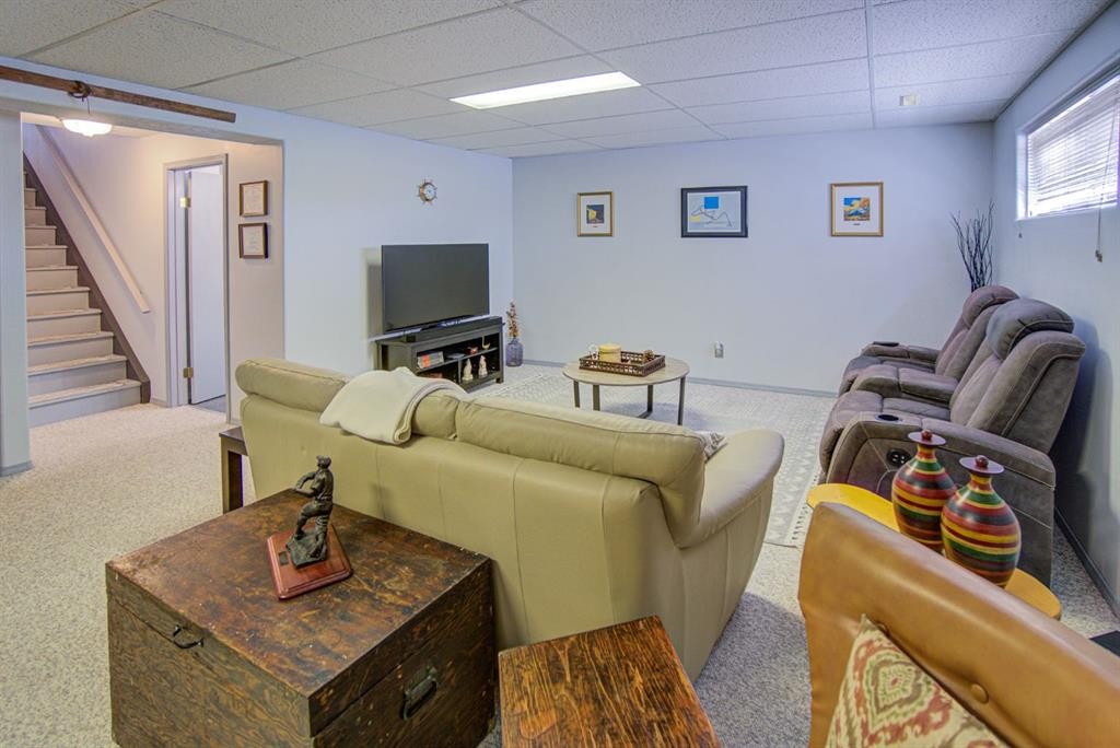 11B Westlynn Drive, Claresholm, AB