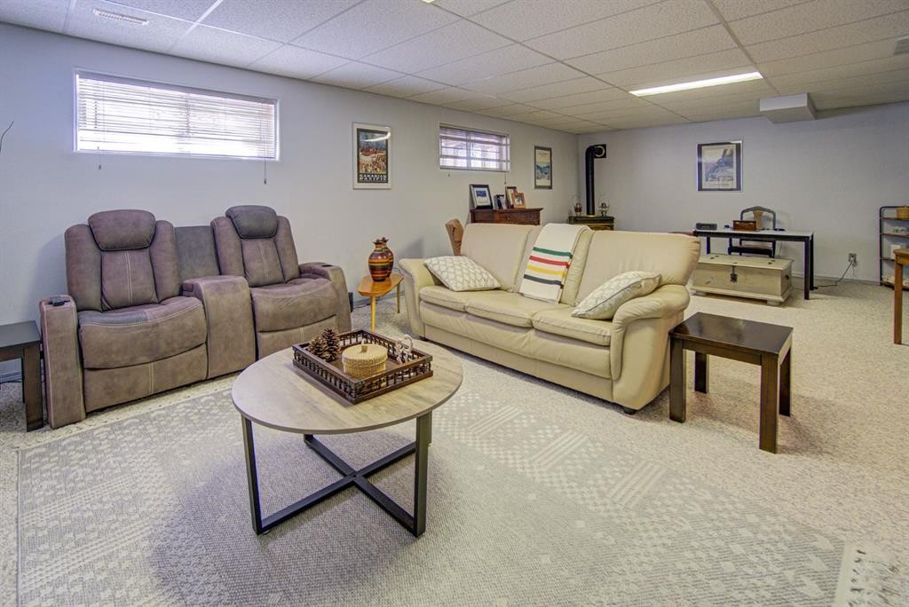 11B Westlynn Drive, Claresholm, AB