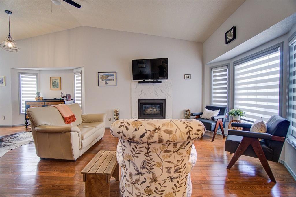 11B Westlynn Drive, Claresholm, AB