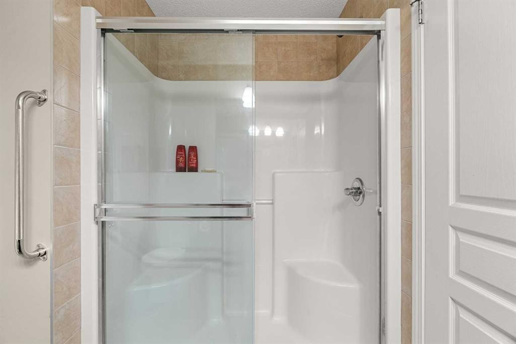 249 Elgin Meadows Park Se, Calgary, AB - Indoor Photo Showing Bathroom